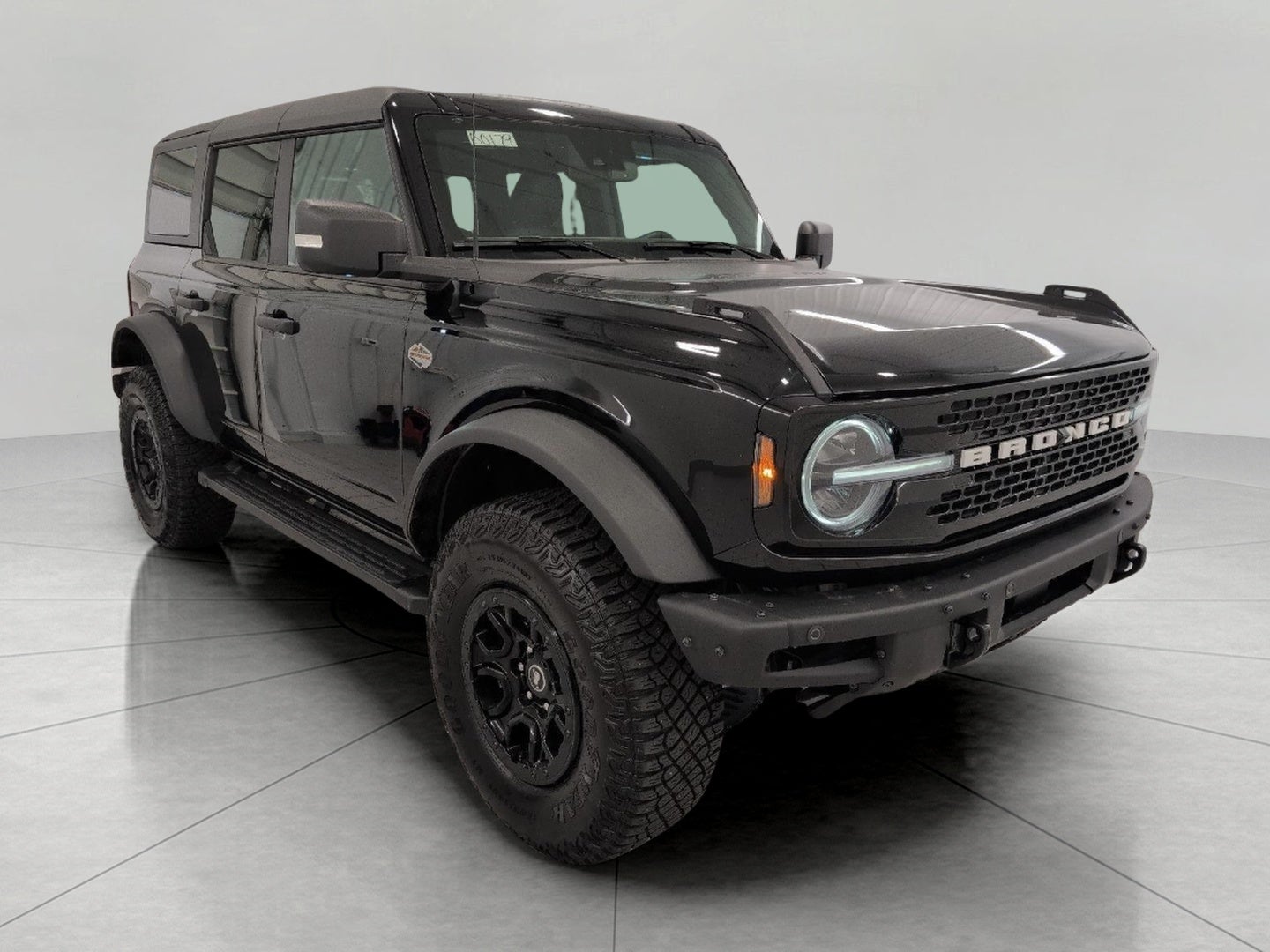 2024 Ford Bronco Wildtrak 4 Door Advanced 4x4 in Shadow Black — front three-quarter view