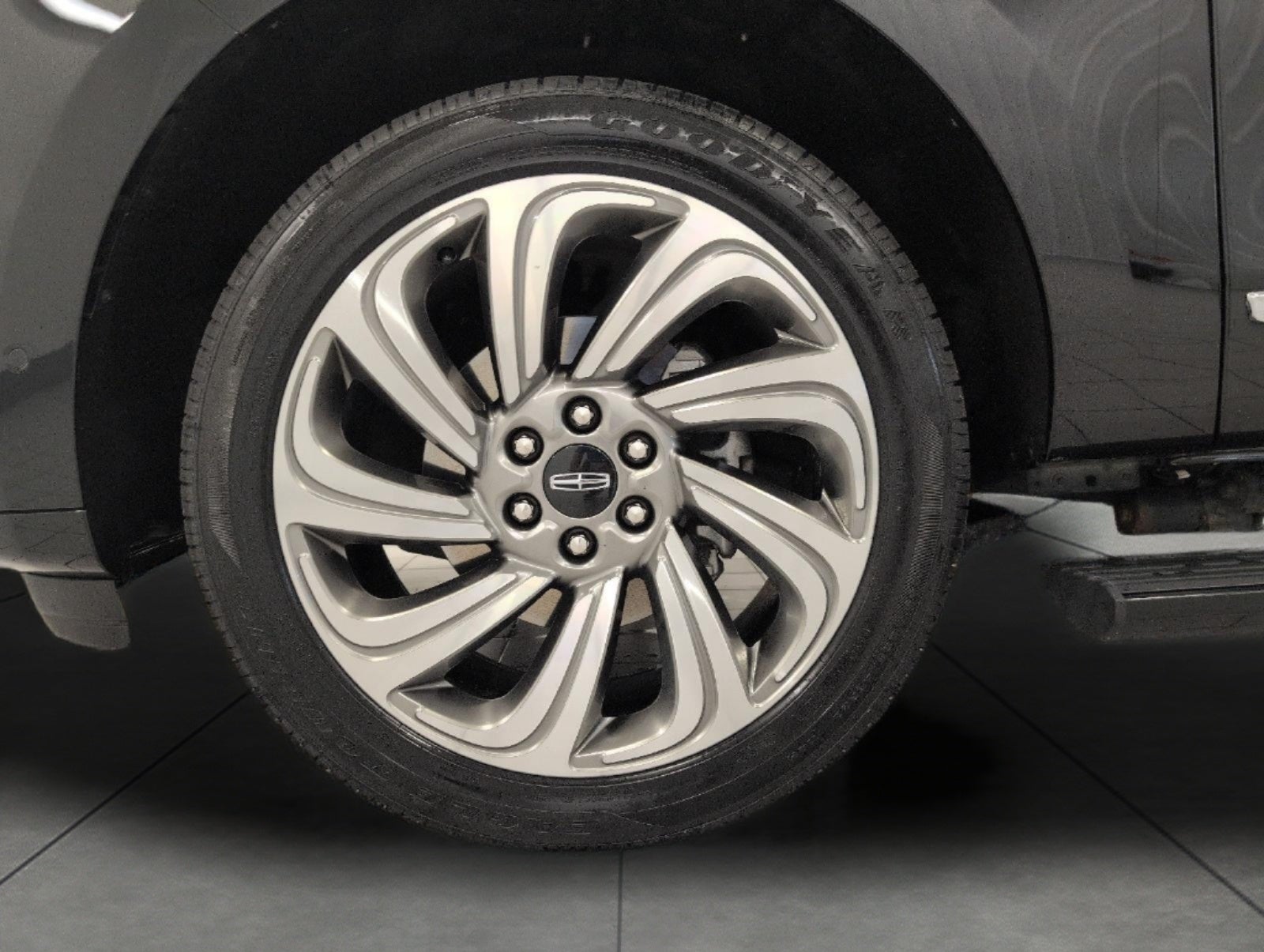 2023 Lincoln Navigator — rear three-quarter view