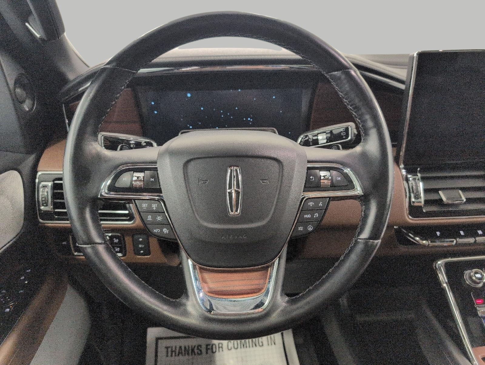 2023 Lincoln Navigator — detail view