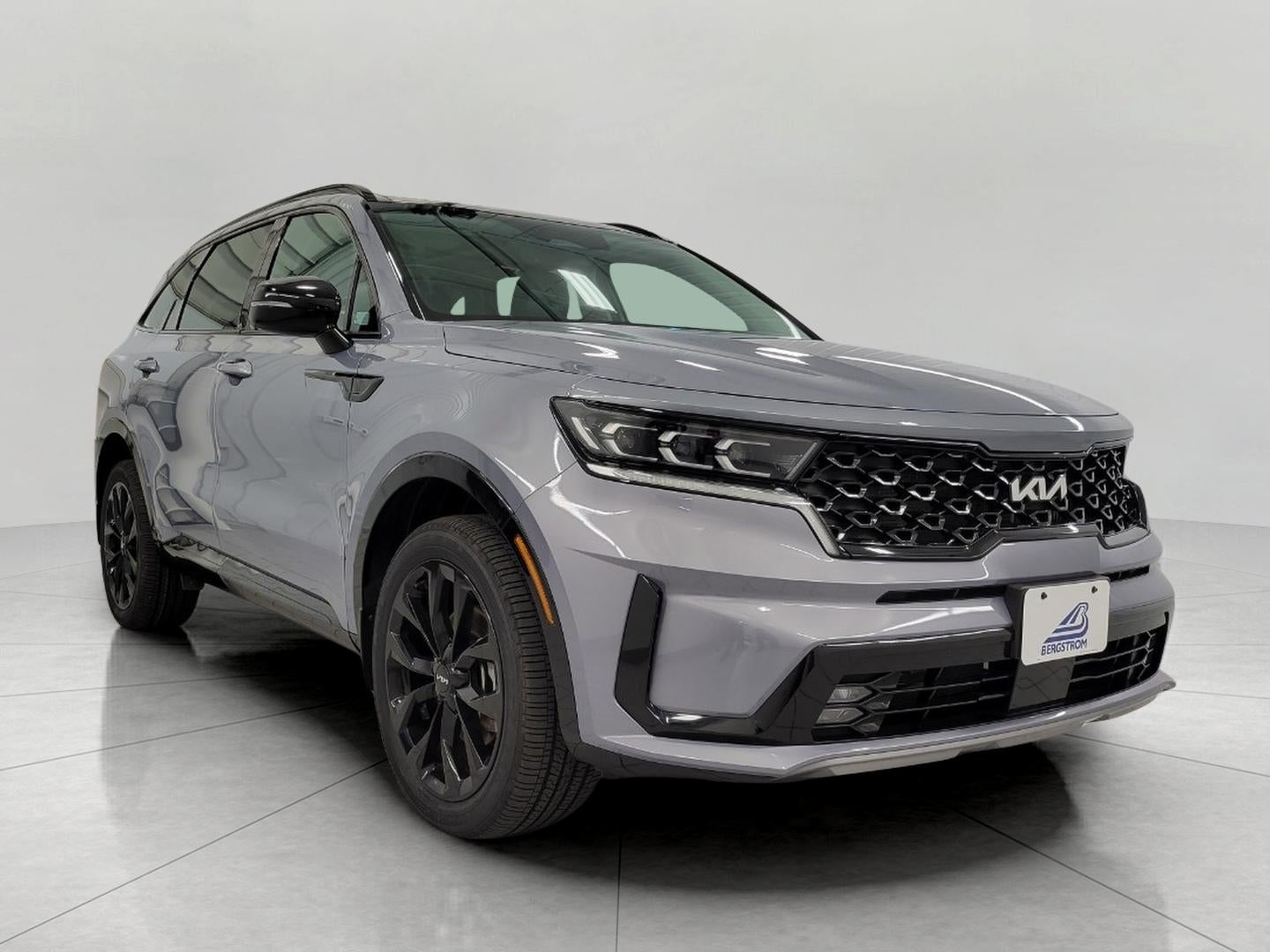 2023 Kia Sorento SX AWD in Everlasting Silver — front three-quarter view